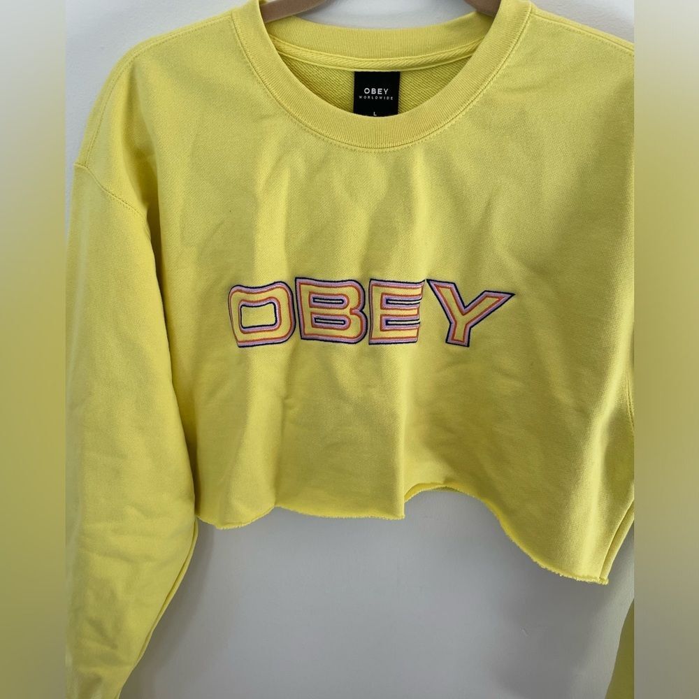 Yellow Obey crop sweatshirt size large - Picture 2 of 6